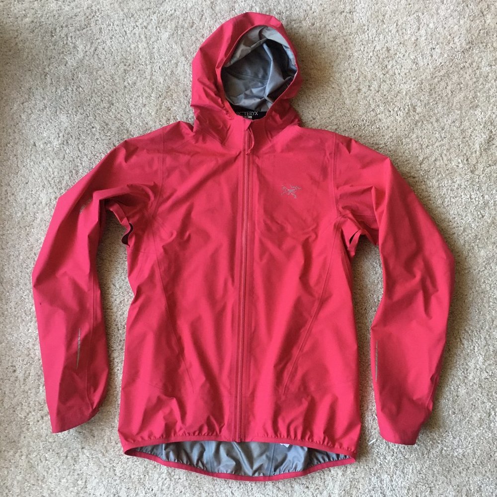 Arc’teryx Norvan Gore Tex 3L Hooded Rain Jacket